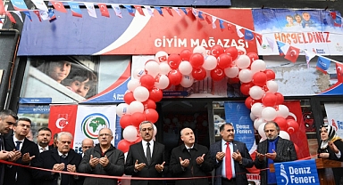 Kahramanmaraş’ta Geçici Giyim Mağazası Açıldı