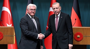 Tarihi Mektubun Birebir Basımı Almanya'ya Hediye Edildi