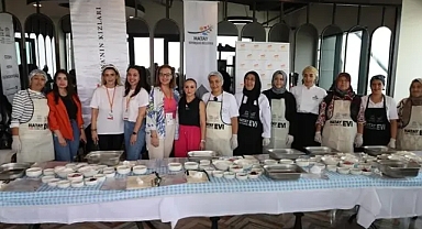 Depremzede anneler Kaytaz Böreği’nin püf noktalarını öğrendi