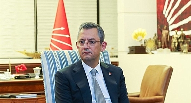 CHP Genel Başkanı Özel'den sokak hayvanları yasa teklifine tepki