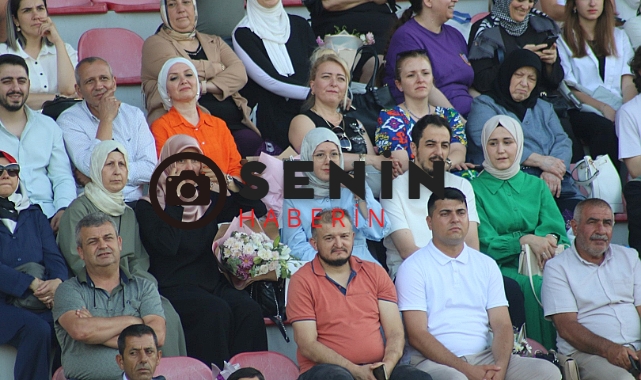 SAÜ lü Diş Hekimleri Mezuniyetlerini Törenle Kutladı