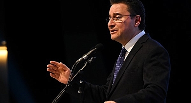 Babacan: Ülkenin yargısıyla, hukukuyla, ekonomisiyle; ülkenin yarınlarıyla oynuyorlar