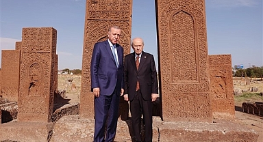 Cumhurbaşkanı Erdoğan’dan Ahlat Selçuklu Meydan Mezarlığı’na ziyaret