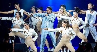 İstanbul Festivali’nde Kenan Doğulu Rüzgarı