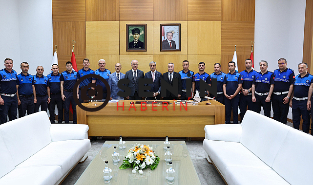 Başkan Alemdar çalışma arkadaşlarıyla bayramlaştı