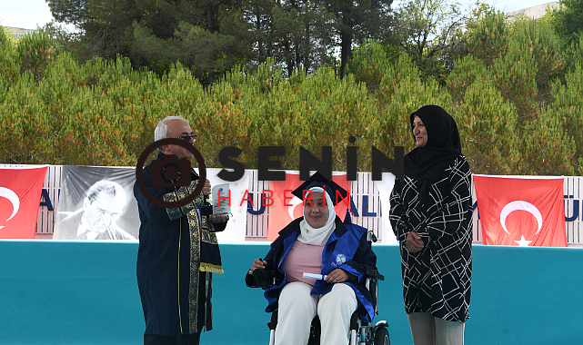 Engelleri Azmiyle Aştı, Mezuniyetine Annesiyle Ulaştı
