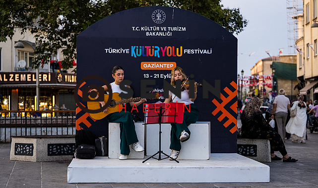 Gaziantep Büyükşehir Belediyesi ile Kültür ve Turizm Bakanlığı iş birliğinde, gastronomi ile sanatı bir araya getirdi.