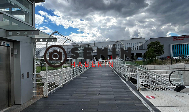 Kocaelide Şehir Hastanesi üst geçidinde hummalı çalışma
