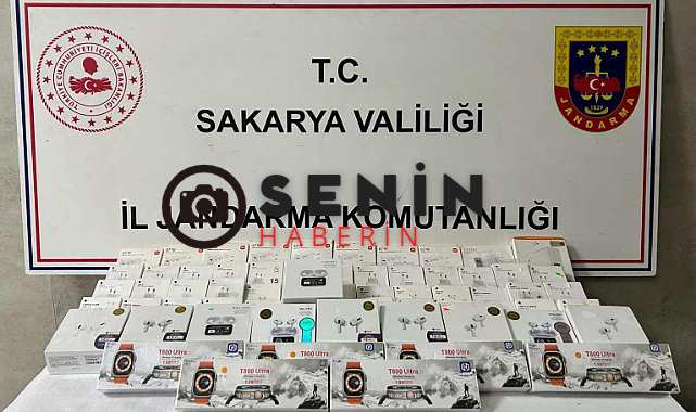 Sapancada Yol Kontrolü Yapan Jandarma Durdurdukları Araçta Kaçak Cep Telefonu Aksesuarları Buldu