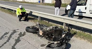 Adapazarı'nda Motosiklet Kazası: 2 Kişi Yaralandı