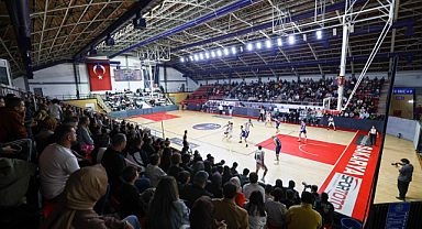 Namağlup Sakarya Büyükşehir, Beylikdüzü’nü konuk ediyor