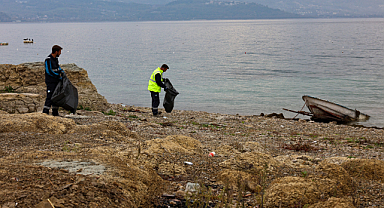 Sapanca Gölü kıyılarında ekosistemi koruyan temizlik çalışması sürüyor
