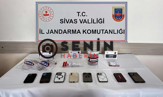 Sivas İl Jandarma 10 Ayrı Adrese Baskın Düzenledi 9 Şüpheli Yakaladı.