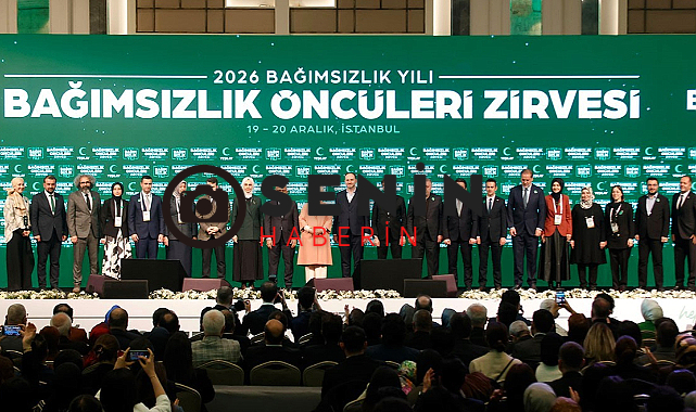 SUBÜ Yeşilay Topluluğu öğrencileri Bağımsızlık Öncüleri Zirvesi’nde yer aldılar