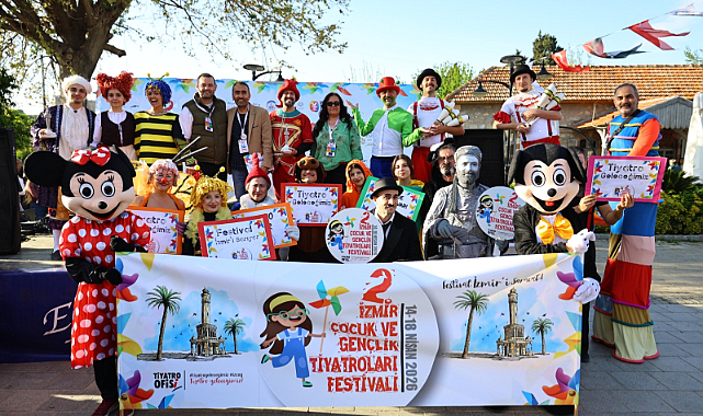 2. İzmir Çocuk ve Gençlik Tiyatroları Festivali kapsamında Efes Selçuk, renkli görüntülere sahne oldu.