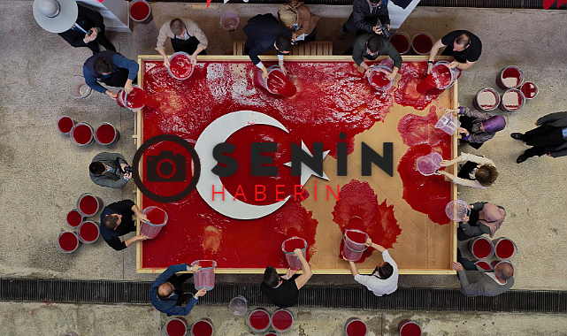 Dünyanın en büyük Türk bayrağı oluşturuldu;