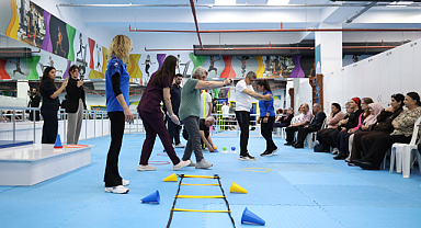  Parkinson hastalarına özel eğitim Günlük yaşamı kolaylaştıracak egzersizler anlatıldı