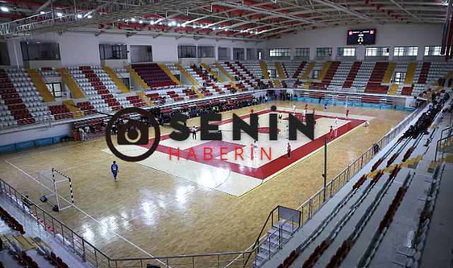 Sivas'ta Şehitler Anısına Futbol Müsabakası Düzenlendi