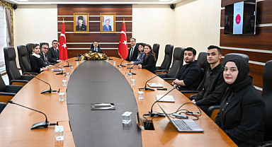 Sokakta Çalışan Çocuklara Yönelik Mobil Uygulama Konulu Sunum Toplantısı Vali Aktaş'ın Başkanlığında Gerçekleşti