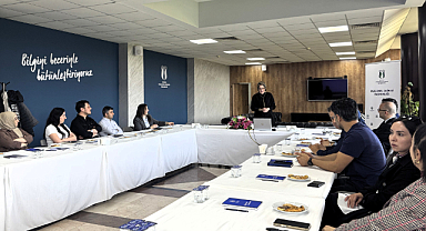 SUBÜ’de iletişim odaklı yönetim eğitimi düzenlendi