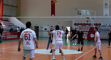 Voleybol turnuvasında ödüller sahiplerini buldu