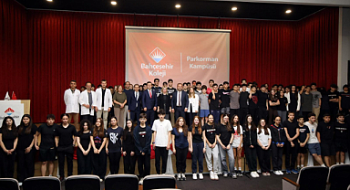 Akdeniz Üniversitesi Rektörü Prof. Dr. Özlenen Özkan Sevdiginiz İşi Yapın