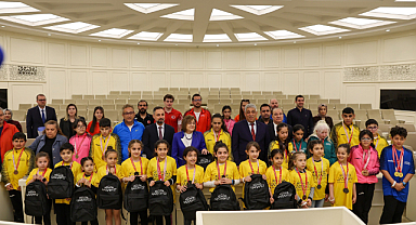 Gaziantep Belediye Başkanı Şahin Başarılı Sporcularla Bir Araya Geldi.