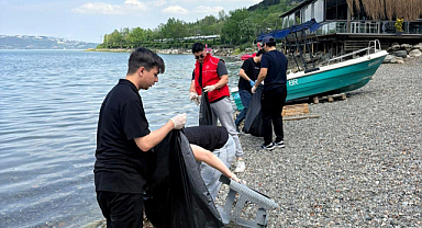 SUBÜ öğrencileri dersleri kapsamında Sapanca Gölü’ndeki kirliliğe dikkat çektiler
