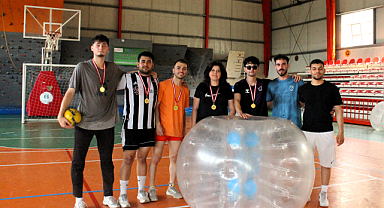 Balon futbolu turnuvasında ödüller sahiplerini buldu