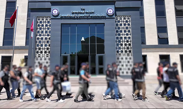 Çanakkalede İnsan Kaçakçılığı Yapan Çeteye Darbe