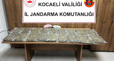 Kocaeli Jandarma TEM Oto Yol Gişesinde Durdurulan Araçta 10 Kilo Skunk Ele Geçirildi