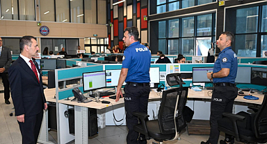 Kocaeli Valisi İlhami Aktaş, 112 Acil Çağrı Merkezi’nde İncelemelerde Bulundu