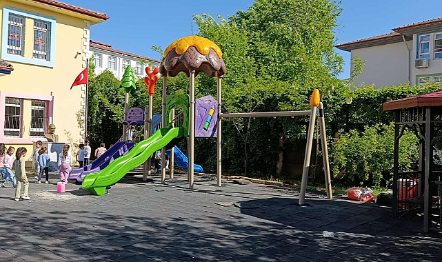 Okul Bahçeleri Yeni Oyun Alanlarıyla Renkleniyor