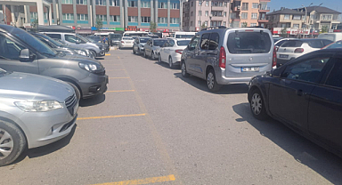 Sakarya Eğitim ve Araştırma Hastanesi Otoparkında Park Sorunu Vatandaşları Zorluyor