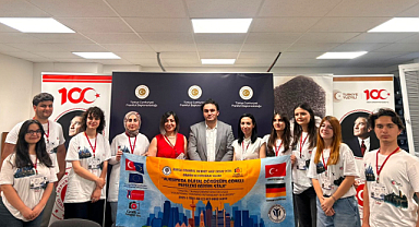 Sakaryalı Öğrenciler Frankfurt’ta Çini Sergisi ve Ney Dinletisinin Medya Çalışmalarını Yürüttü