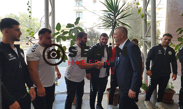 Gölcük Belediyespor Yağlı Güreş Takımı'nı Kırkpınara Uğurladı.