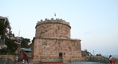 Hıdırlık Kulesi yeniden Antalyalılarla buluştu 