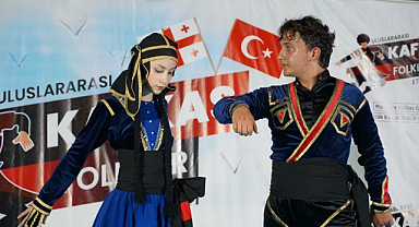 Muhteşem Kafkas Folkloru Gölcük'ü Hayran Bıraktı