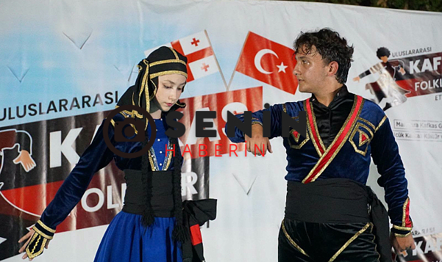 Muhteşem Kafkas Folkloru Gölcük'ü Hayran Bıraktı