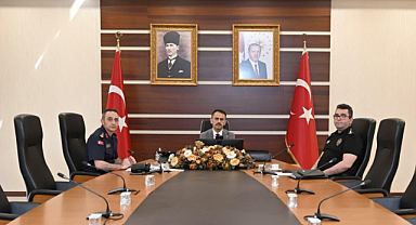 TBMM Başkanı Kurtulmuş ve İçişleri Bakanı VKS Üzerinden 81 İl Valileriyle Toplantı Yaptı