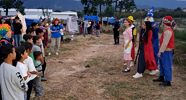 Tiyatroyla öğrendiler, deprem çantasını hazırlamayı öğrendiler