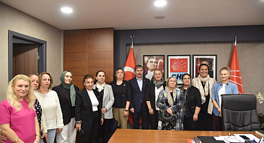 CHP Kocaeli İl Kadın Kolları Kocaeli İl Başkanlığı’nı ziyaret etti.