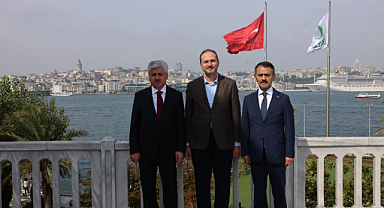 Kocaeli Valisi İlhami Aktaş ve Sakarya Valisi Rahmi Doğan, Türkiye Yeşilay Cemiyeti Genel Müdürlüğünü Ziyaret Ettiler