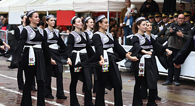 Tüm Ülkede Oldugu Gibi Sakaryada;da 29 Ekim Çoşkuyla Kutlandı